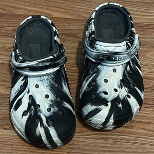 CROCS Black and White Swirl Clogs
